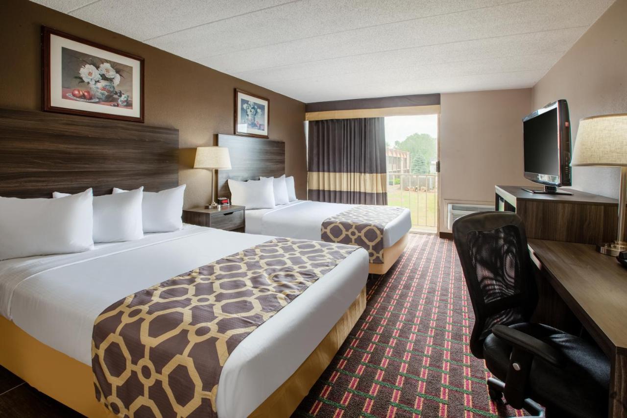 Baymont By Wyndham Northwood Motel Bagian luar foto
