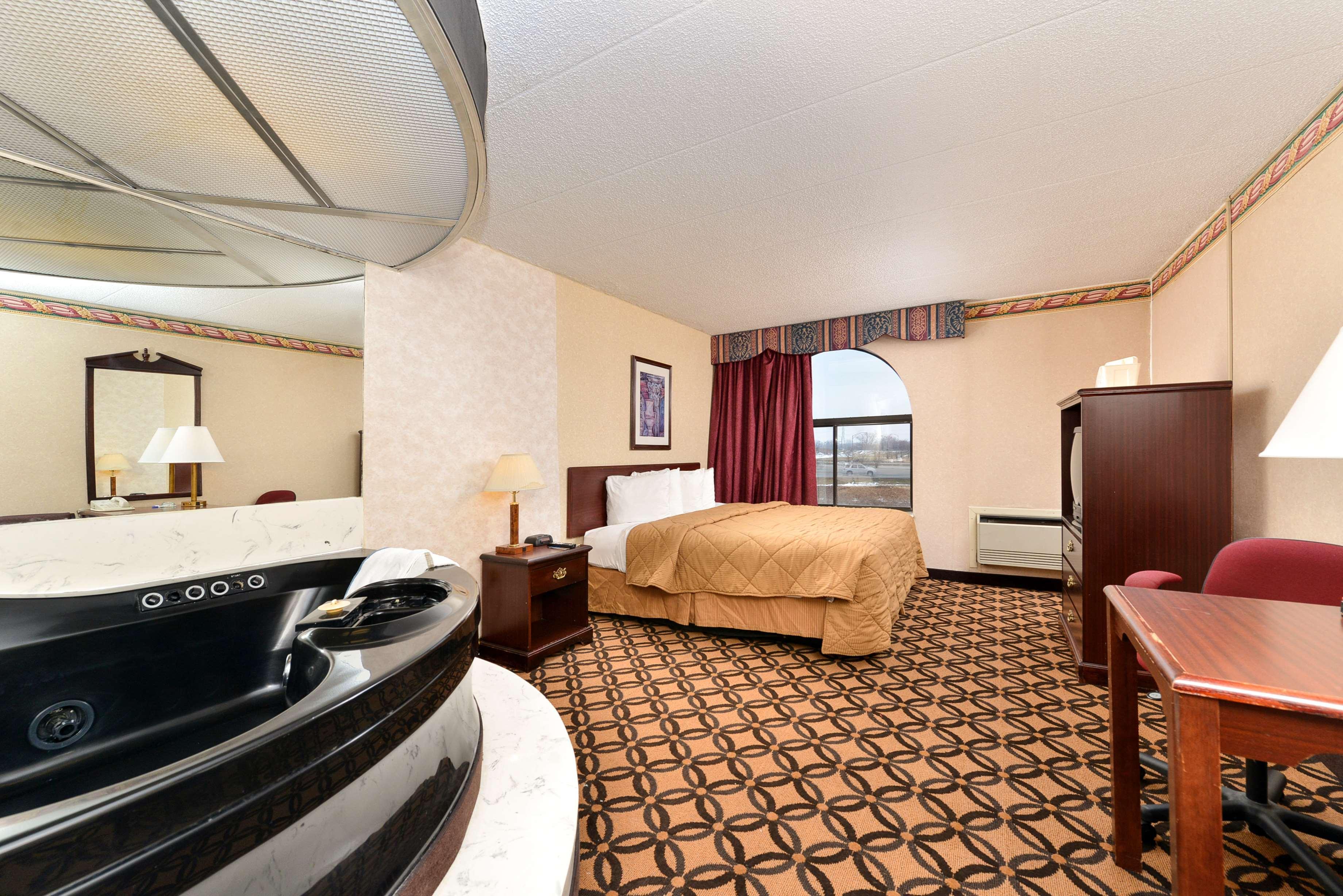 Baymont By Wyndham Northwood Motel Bagian luar foto