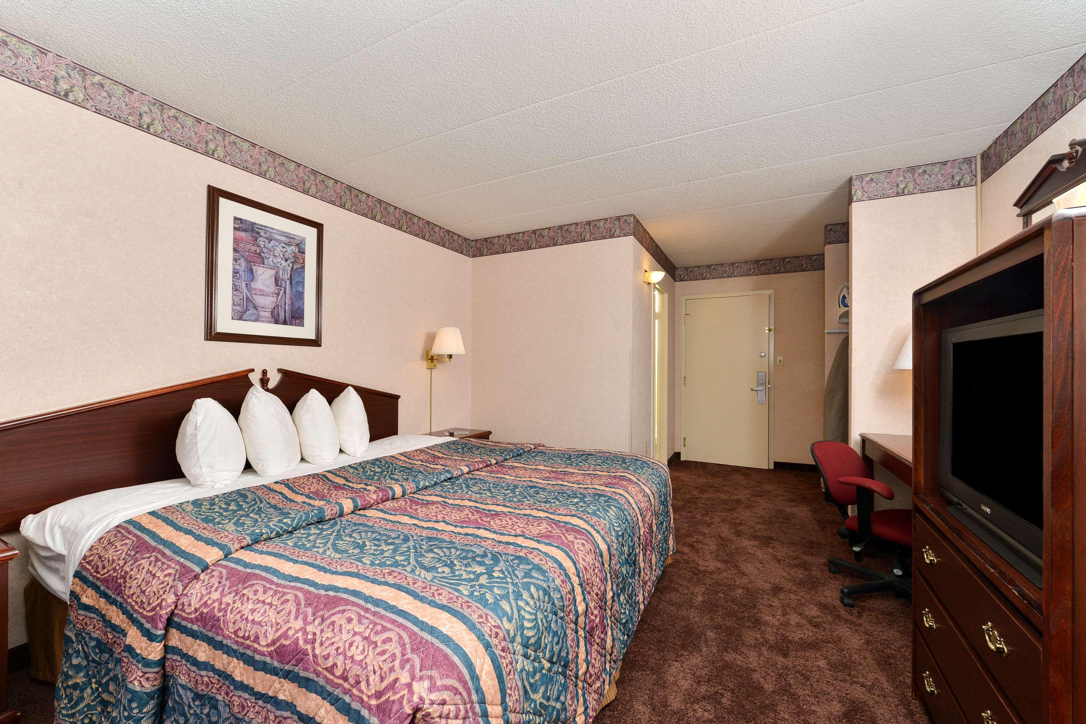 Baymont By Wyndham Northwood Motel Bagian luar foto