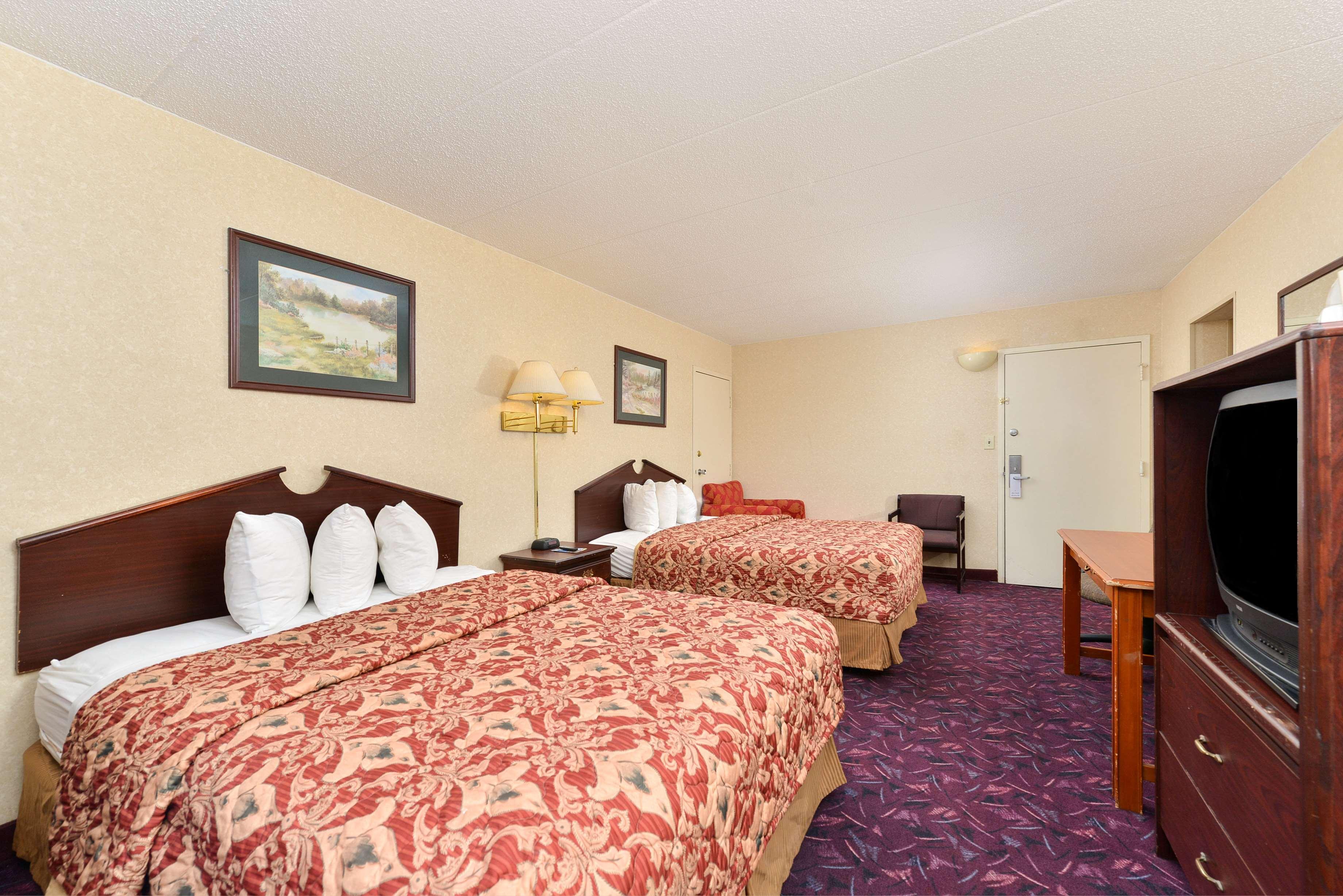 Baymont By Wyndham Northwood Motel Bagian luar foto