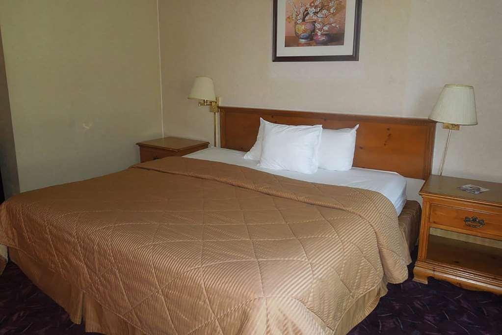 Baymont By Wyndham Northwood Motel Ruang foto