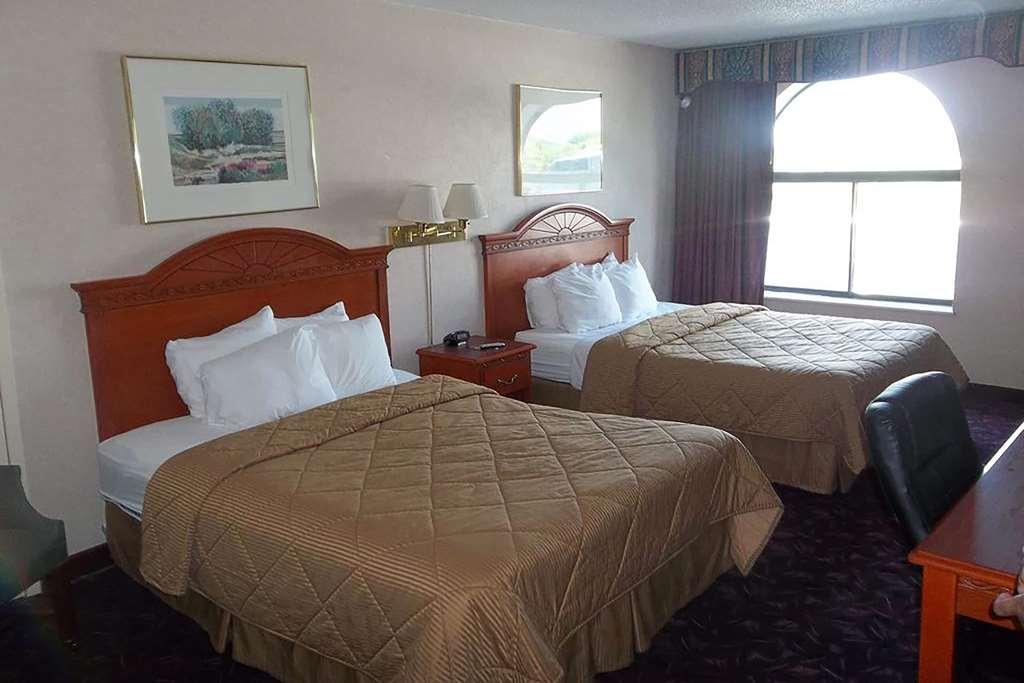 Baymont By Wyndham Northwood Motel Ruang foto