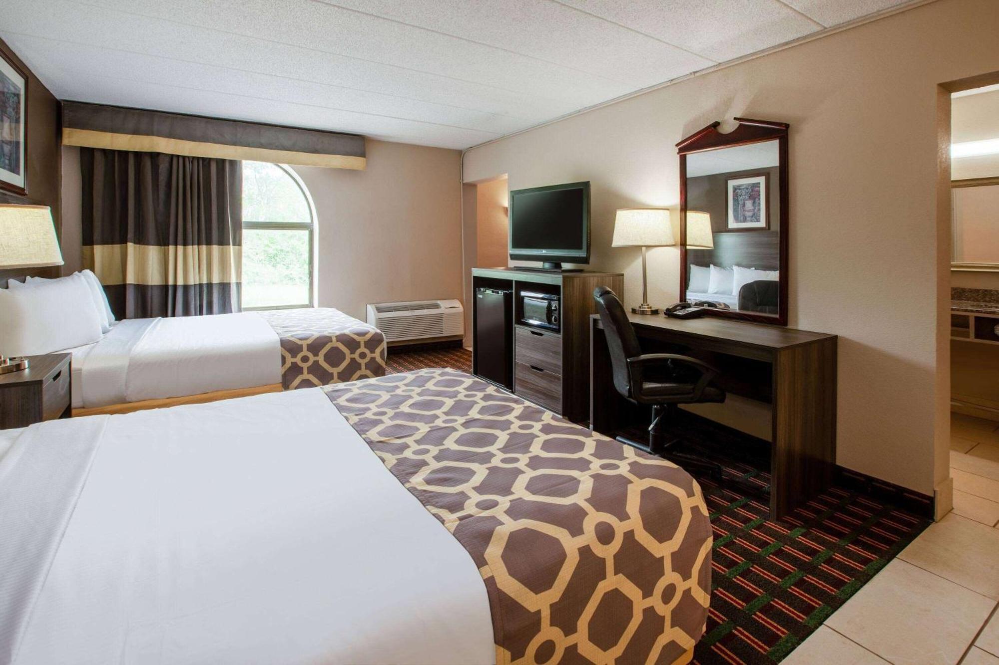 Baymont By Wyndham Northwood Motel Bagian luar foto