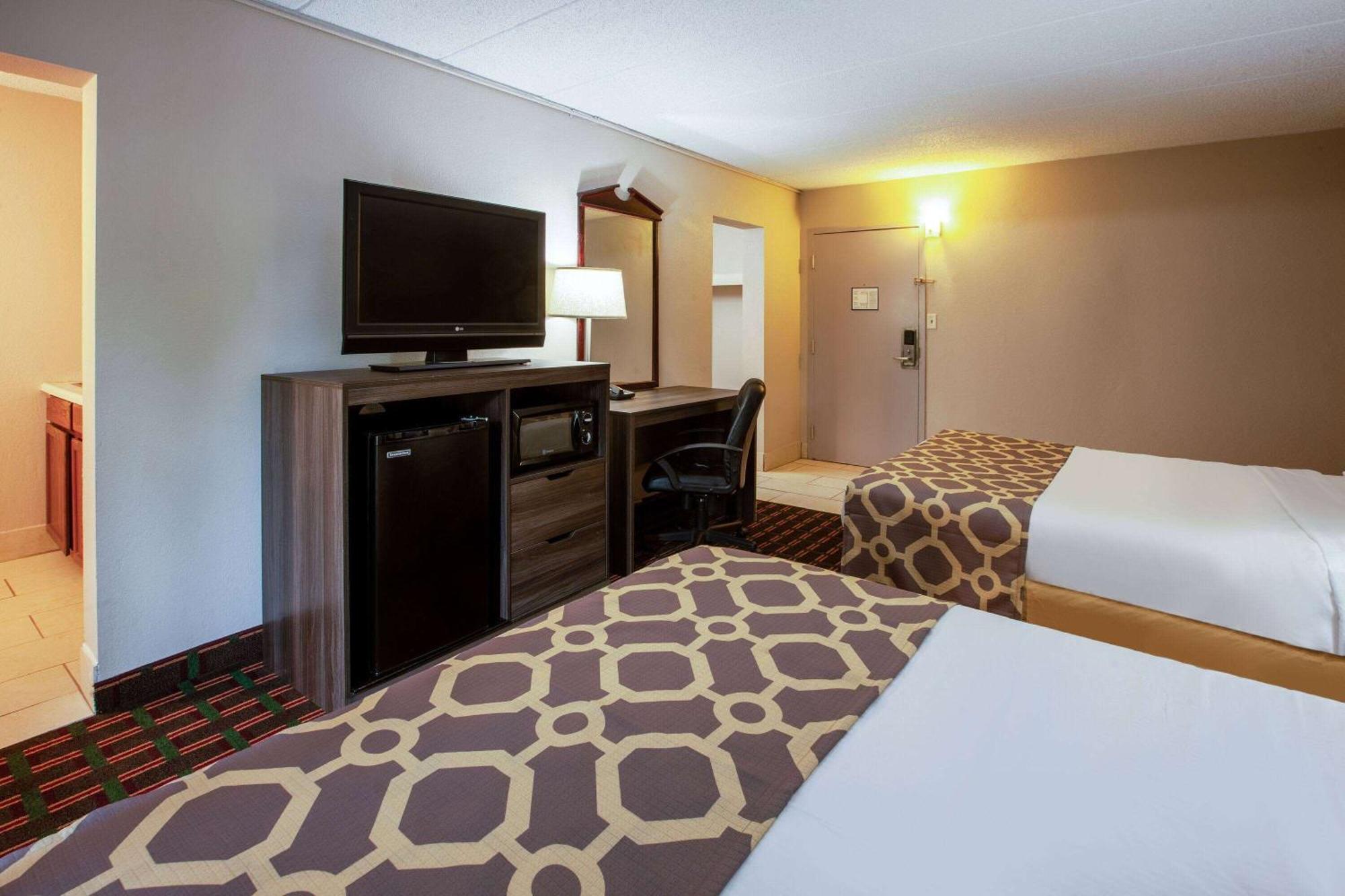 Baymont By Wyndham Northwood Motel Bagian luar foto