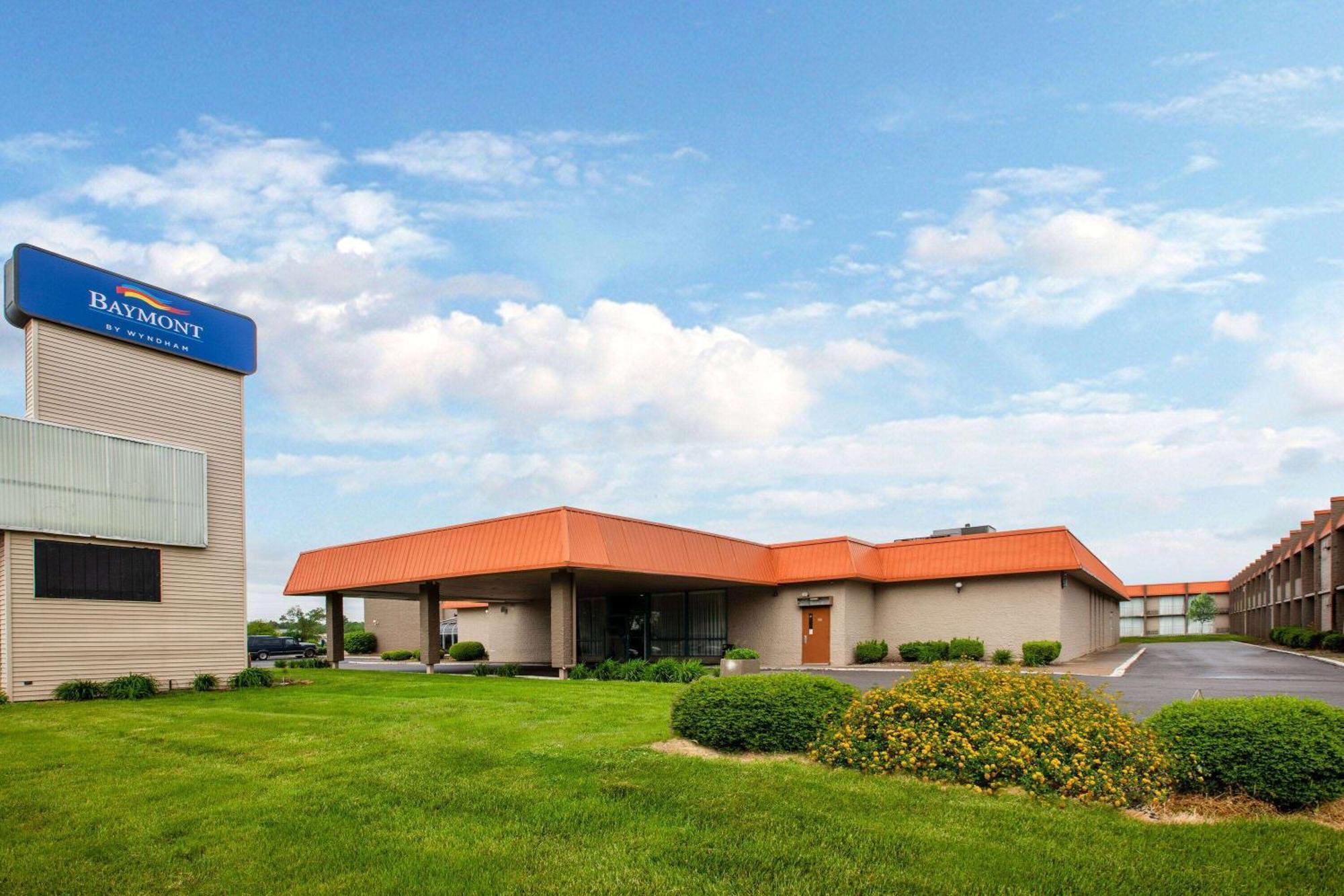 Baymont By Wyndham Northwood Motel Bagian luar foto