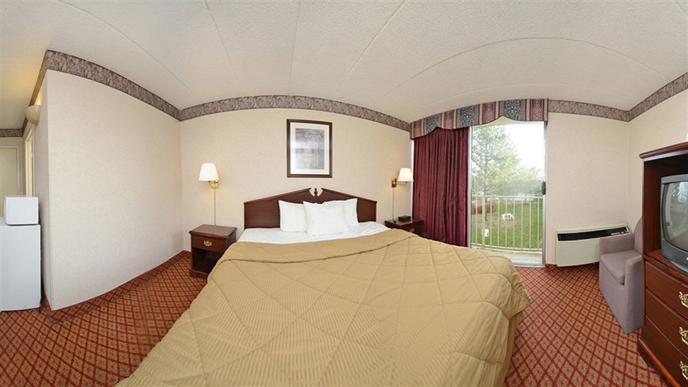 Baymont By Wyndham Northwood Motel Bagian luar foto